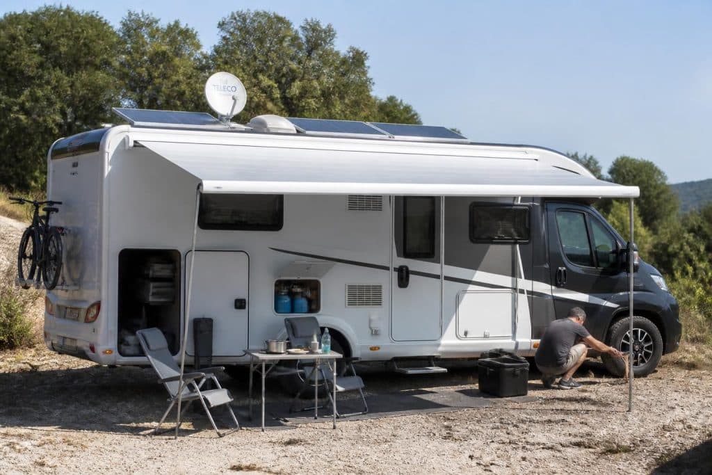 découvrez les caractéristiques, les équipements essentiels et les conseils d'entretien pour votre camping-car car xb afin de profiter pleinement de vos voyages en toute sécurité.